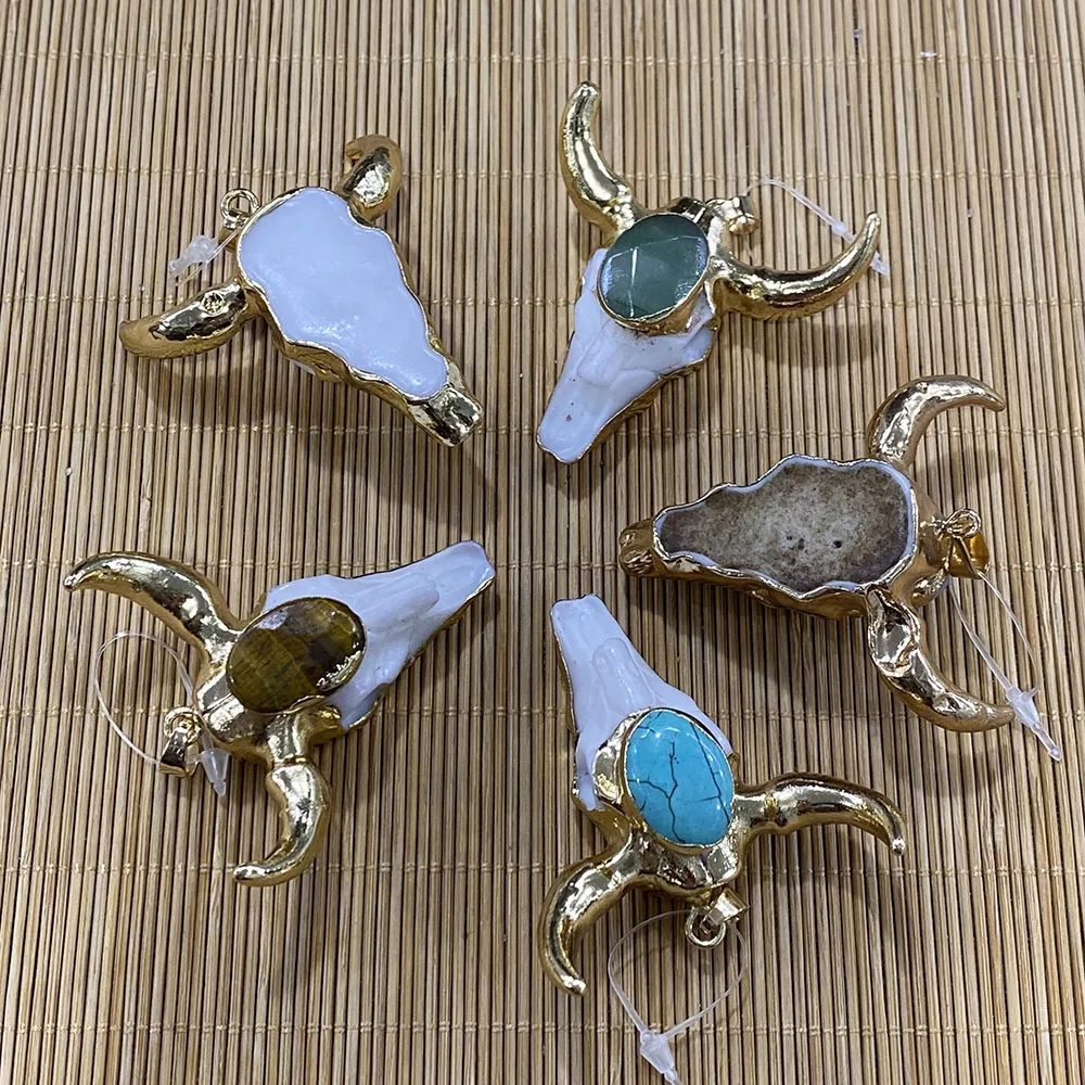Imagen 3: Colgante de resina con forma de cabeza de toro de Animal, colgante de collar con diamantes pegajosos para fabricación de joyas DIY, colgante de pulsera personalizado, 1 ud.