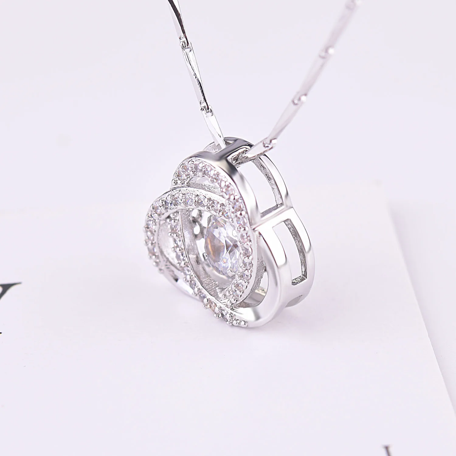 925 sterling silver fashion simple and delicate color smart dancing zircon pendant clavicle chain light luxury jewelry