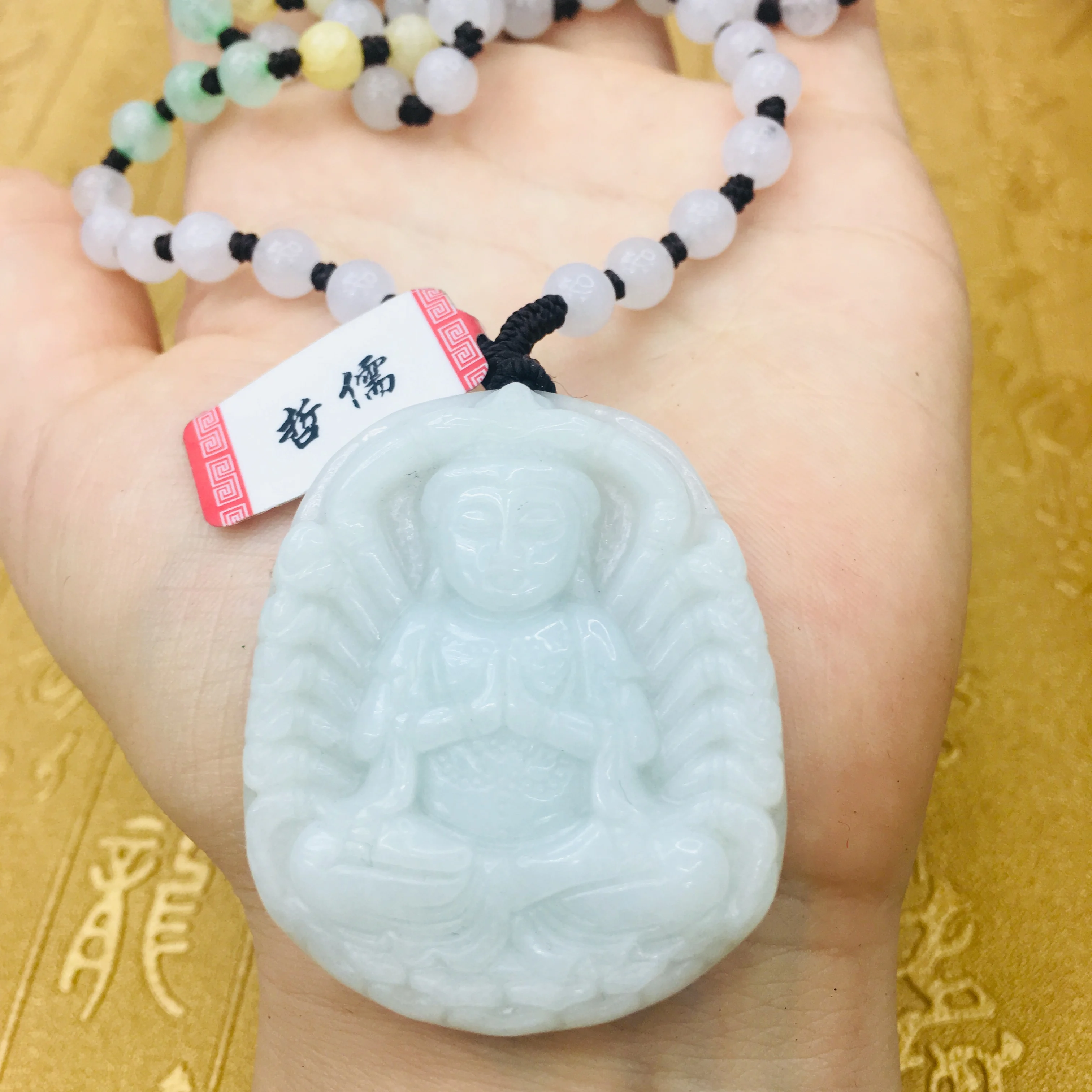 

Natural JADESt Pendant Carved Avalanche Guanyin Pendant Tri-Color Bead Necklace Men and Women Pendant Chain