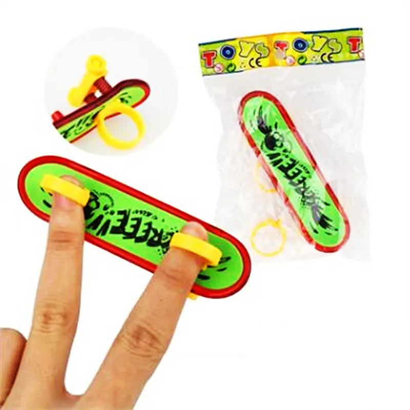 3Pcs Mini Plastic Toets Professionele Vinger Skateboard Voor Kinderen Novelty Items Speelgoed Finger Skate Board Met Lente En Ring