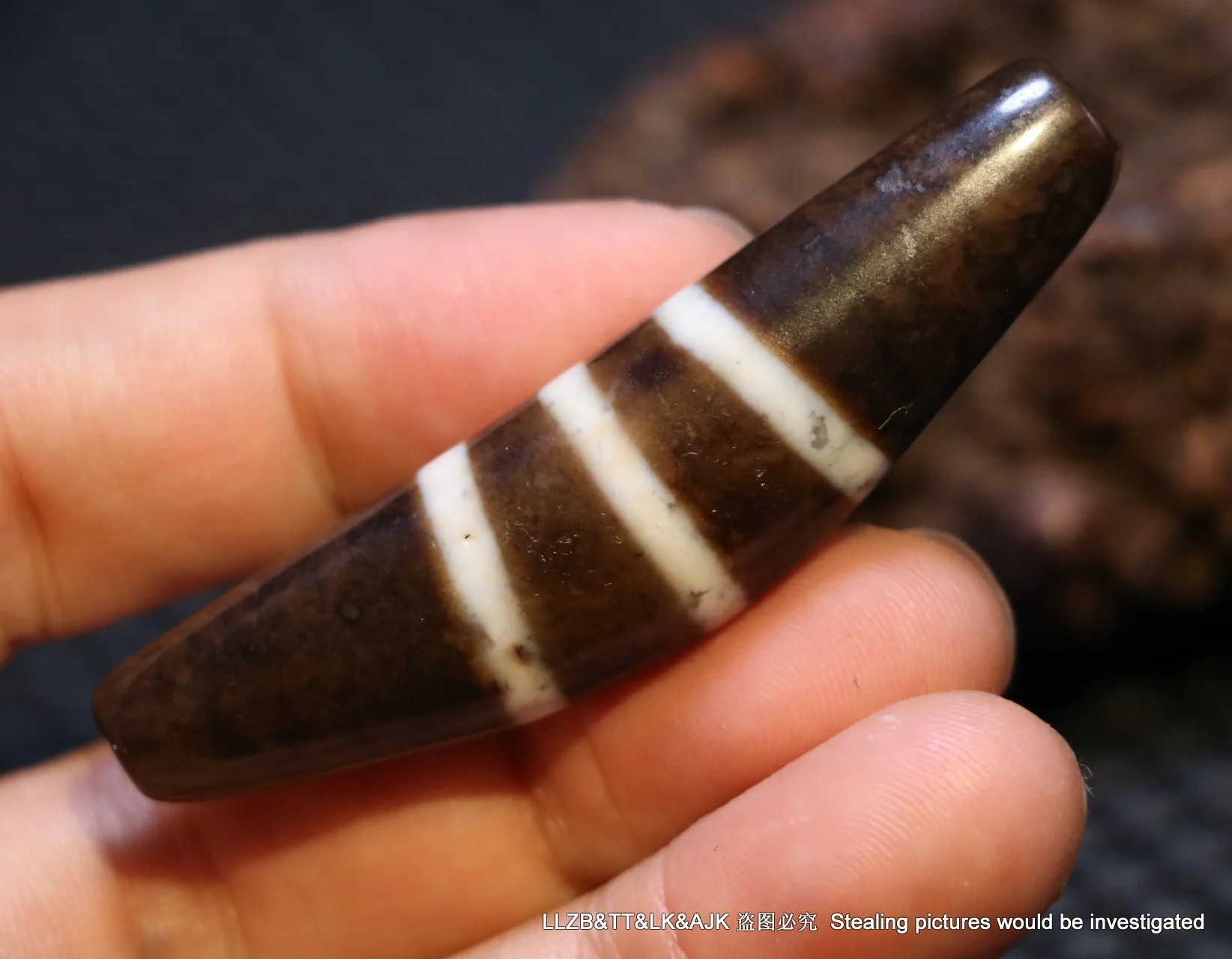 

Power Tibetan Old Agate 3 Stripe Healer Medicine Horn Shape dZi Bead Amulet Pendant LKbrother Saurces Top Quality Garrentee