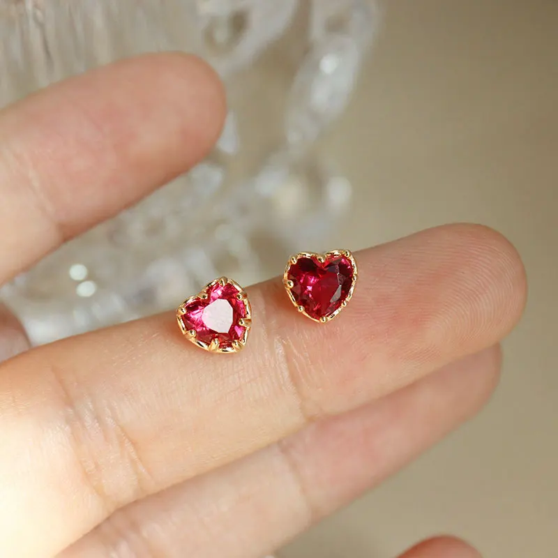 

Minimalist 925 Silver Needle Earrings Heart Crystal Vintaage Red Crystal Stud Earrings Cartilage Ear Jewelry for Women Girls