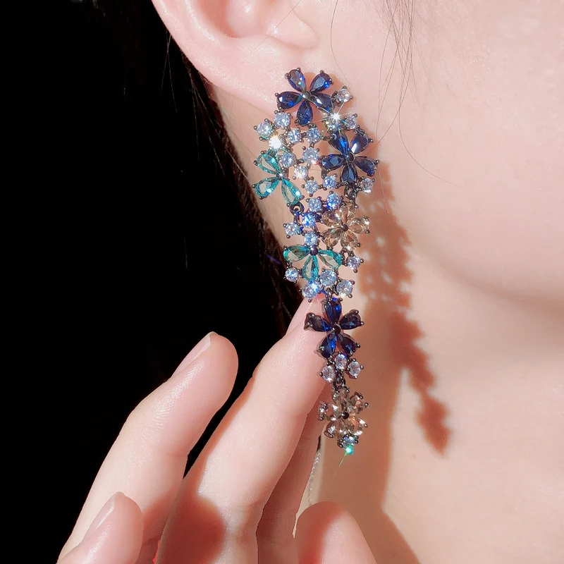 CWWZircons Lange Blumen-Ohrringe mit mehrfarbigem blauem Zirkonia für Damen, modischer Statement-Schmuck für Hochzeit und Party, Großhandel E0382 – Detail 3