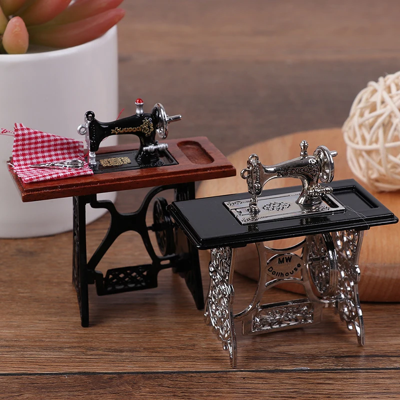 Kids Dollhouse Decor Miniature Furniture Wooden Sewing Machine with Thread Scissors Accessories for Dolls House Toys for Girls