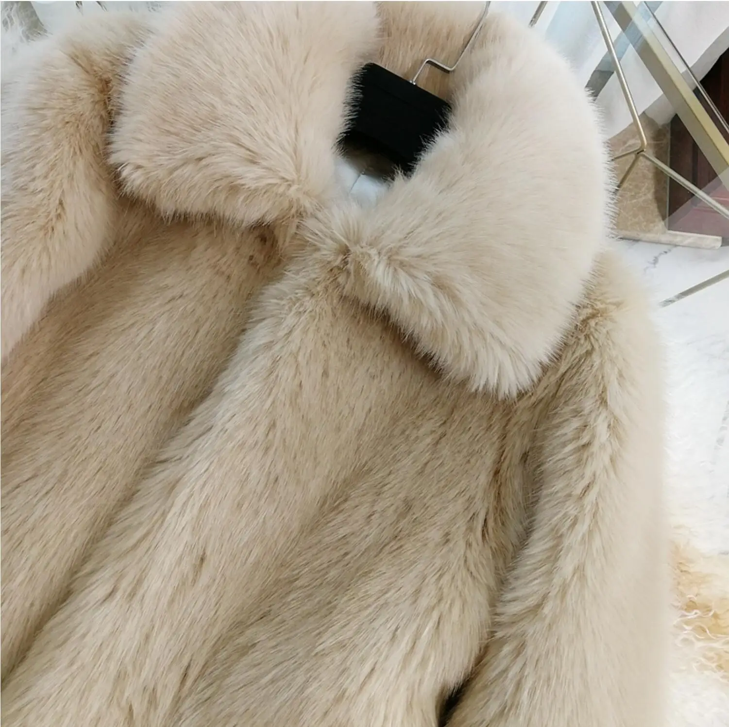 2021 Winter Turn down Collar Lapel Hairy Shaggy Soft Faux Fur Coat Apricot Women Loose Furry Fur Warm Jacket Short Outerwear