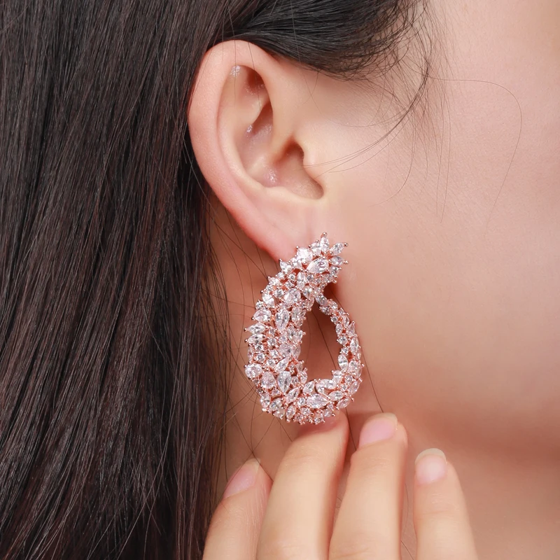 CWWZircons Funkelnde Zirkonia Silberfarbene Große Blumen-Creolen für Damen, Brautschmuck, Hochzeitsschmuck, Accessoire, Großhandel E0083 – Detail 3