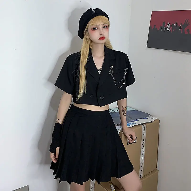 Womens Blazer Suits Short Design Jacket with chain Women 2021 Summer New Fashion Black Female Suits Loose Navel Ladies Tops