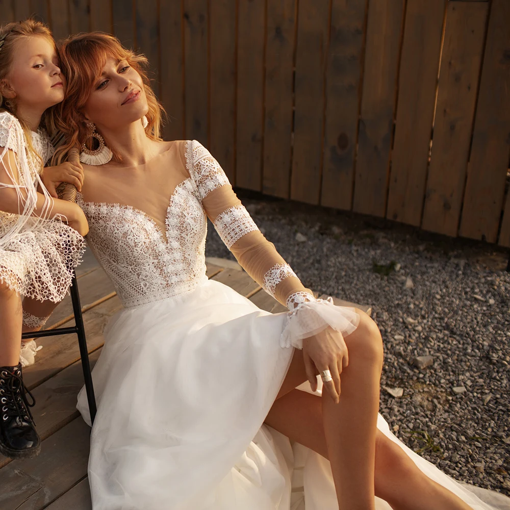 Robe de mariée en dentelle rustique, manches longues, ligne A, dos transparent, perles, personnalisé, Floral, fente haute, Tulle, robe de plage