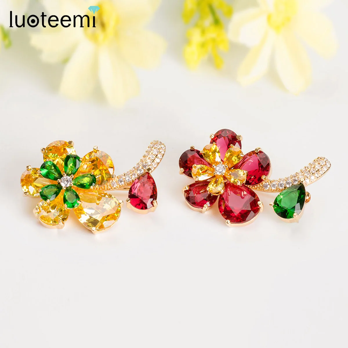 LUOTEEMI Luxury Big Red Yellow Flower Brooch for Women Multicolor Cubic Zircon Bridal Wedding Dress Accessories Christmas Gifts