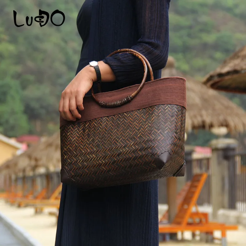 LUCDO rattan weave wooden handle retro handbag Ladies Fashion Handmade Retro bamboo handbag old straw woven bags for women Totes