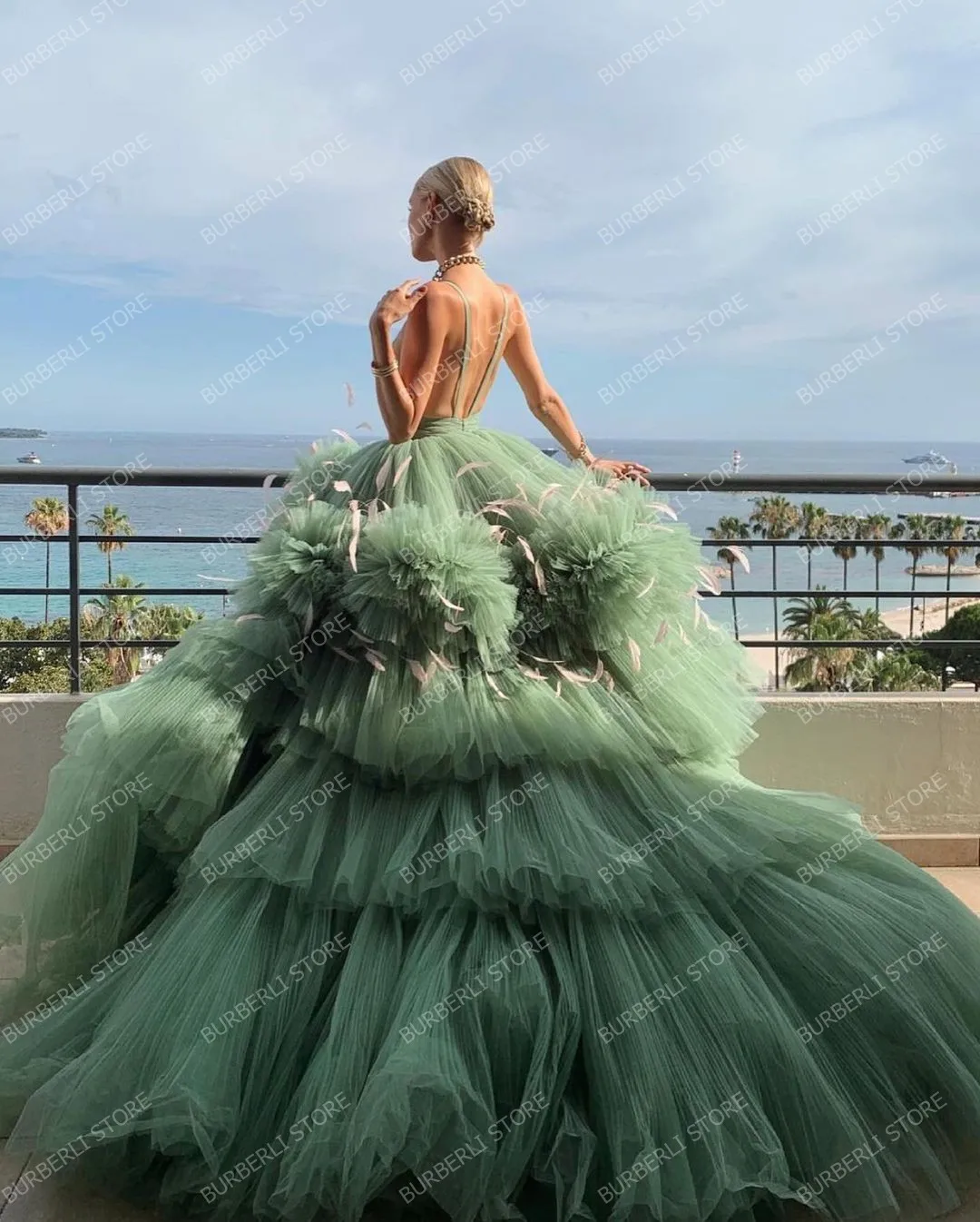 Extra Fluffy Mint Pleated Tulle Prom Gowns With Handmade Flowers Sexy Backless Feather Formal Party Dress Pretty Bridal Dresses