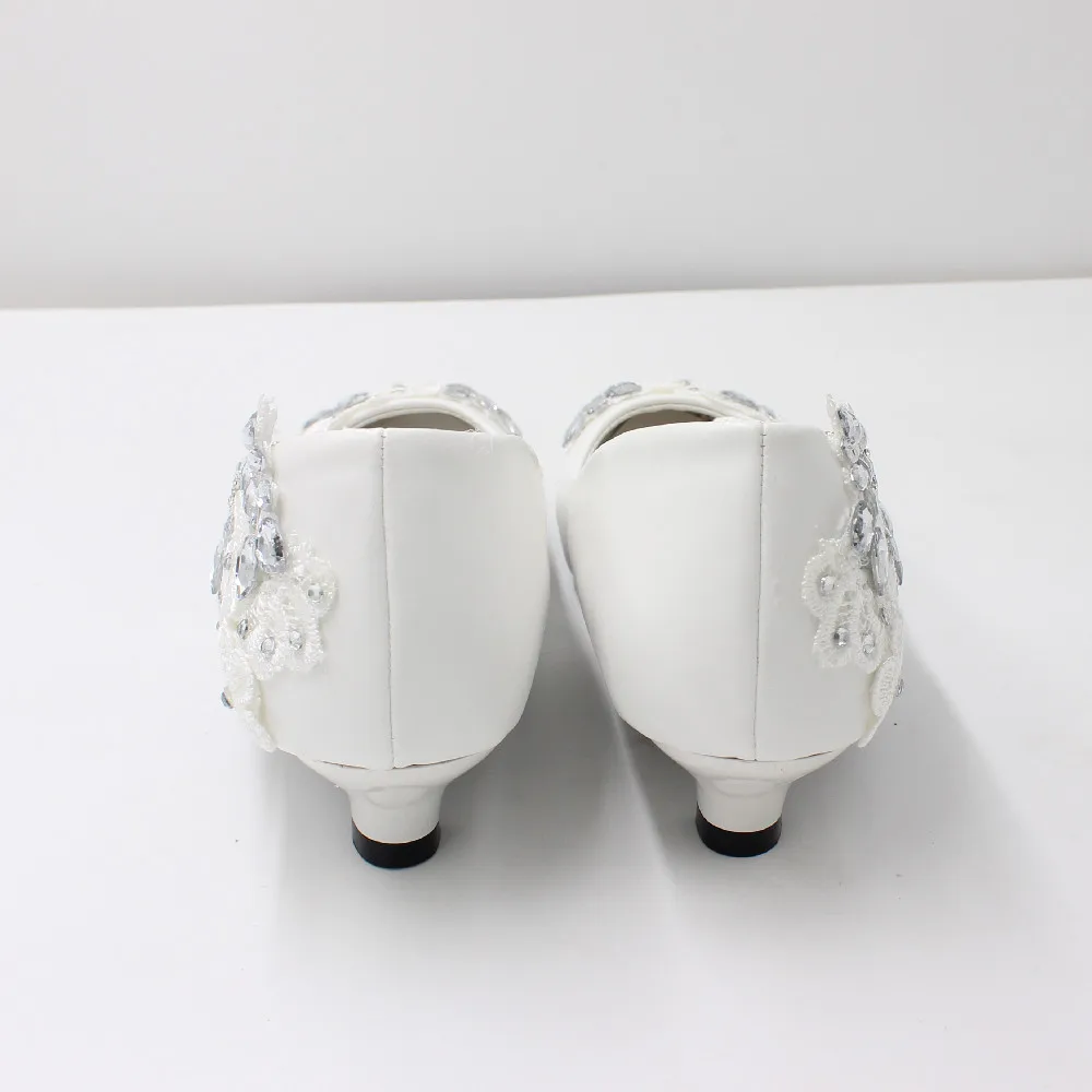 【Xingchenmao】Low heel large size bridal shoes White large size soft top women\'s shoes handmade lace simple single shoes BH0710