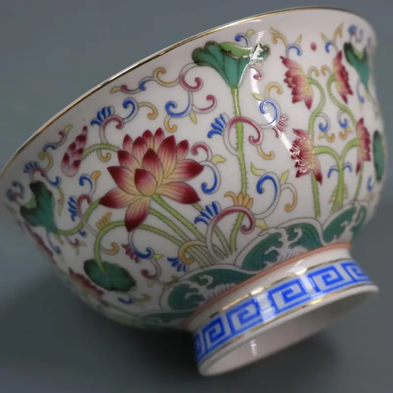 Chinese Style Porcelain Famille Rose Lotus Leaf Lotus Flower Design Bowl