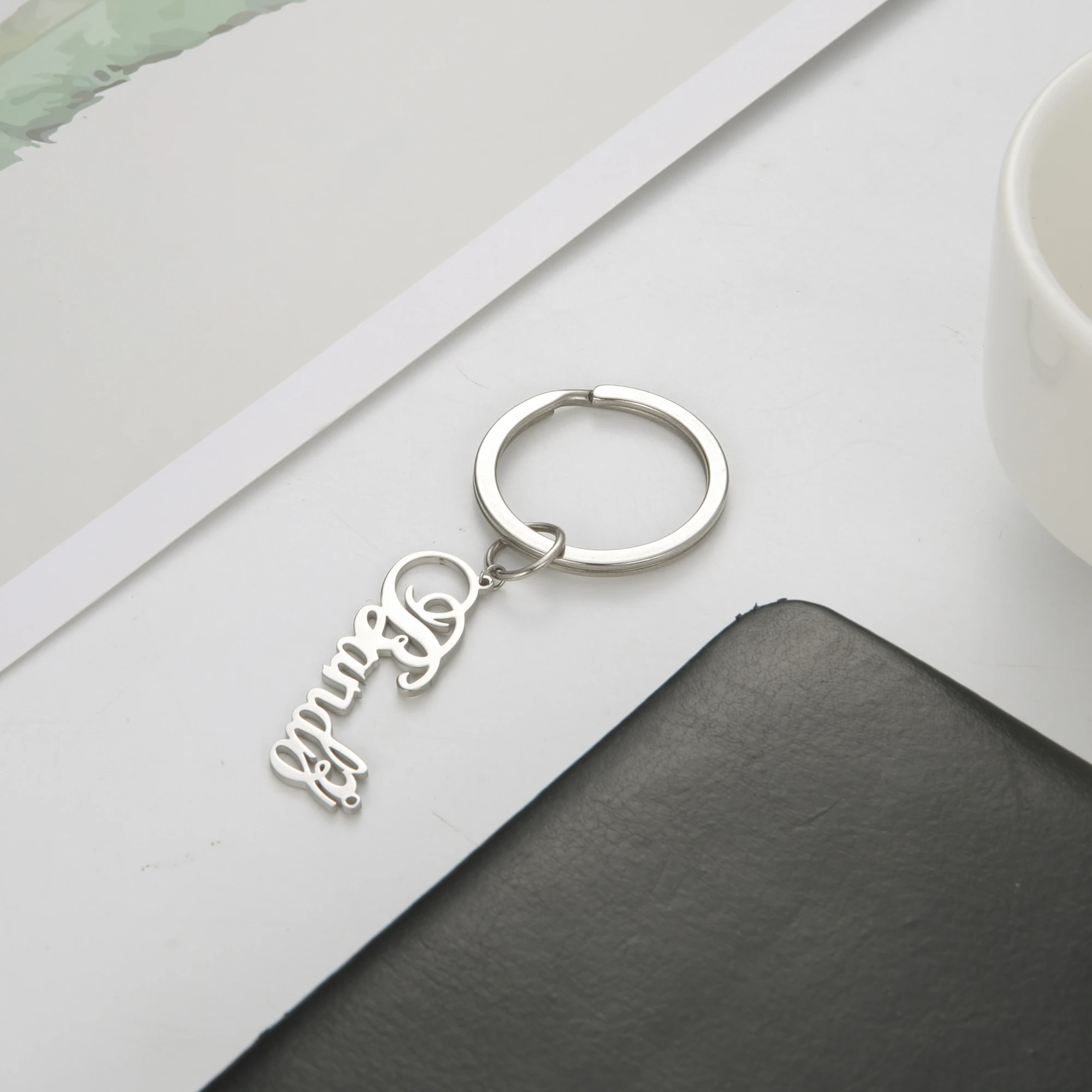 Sipuris Personalisierte Namens-Schlüsselanhänger aus Edelstahl, Individueller Initialen-Namensschlüsselanhänger für Männer, Einzigartiger Schmuck-Schlüsselring, Geschenk Neu – Detail 12