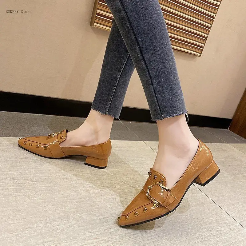 

Women's Leather Low-heel Pointed Shoes Spring New Rivet High-heeled Shoes Rivet Shoes Metal Buckle Low-heeled Dress Shoes