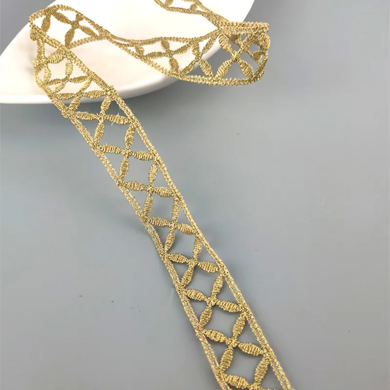 zsbszc Neue 10 Yards Breite 2CM genähte goldene Spitzenborte DIY elegante Kleidungszubehör Makramee-Stickspitze kostenloser Versand XYJB40 – Detail 3