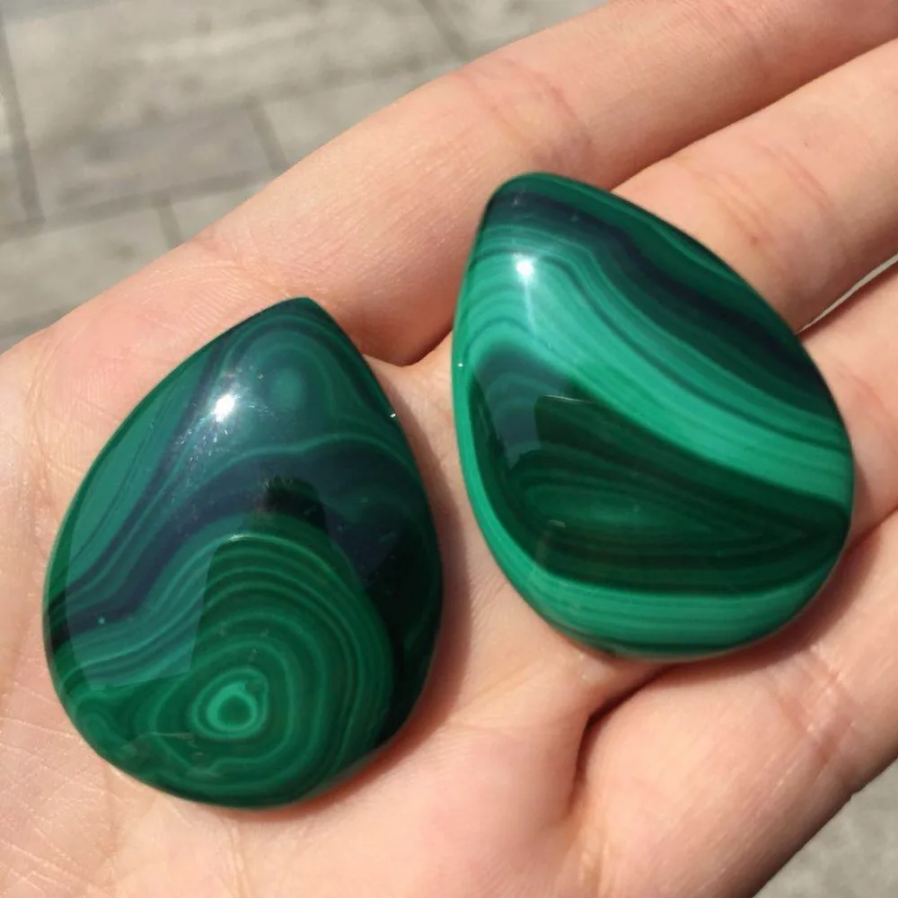 

Beautiful green malachite eye pendant reiki healing natural stone and minerals home decoration for sale