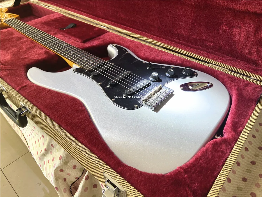 

The high quality inherits the classic metal silver powder electric guitar black guard plate free shipping