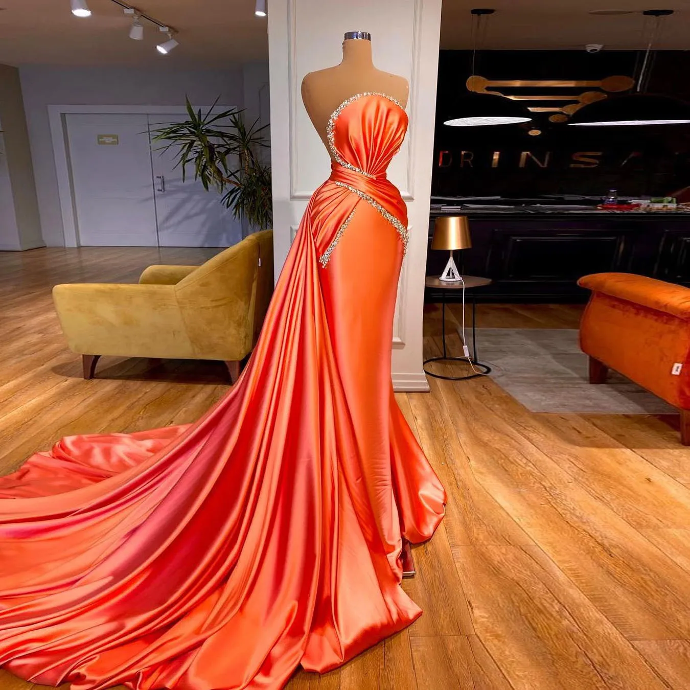 Coral Mermaid Avondjurken Sexy Kralen Strapless Ruches Sweep Trein Prom Jurken Custom Made Robe De Soiree 2021 Nieuwe Ontwerp