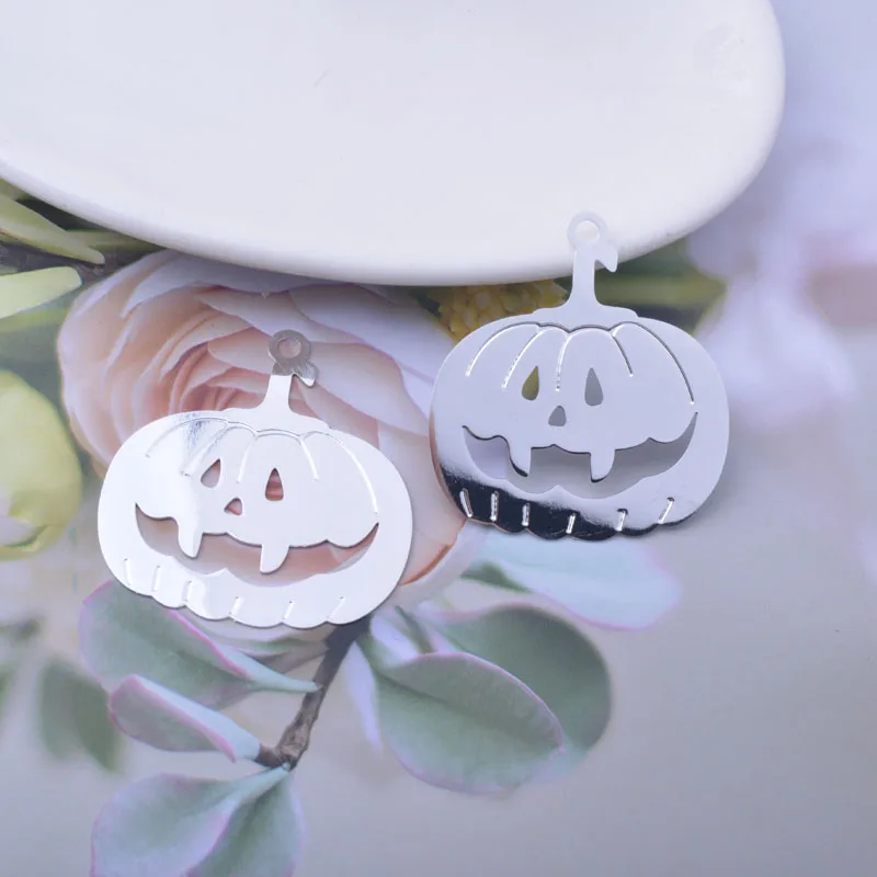 30 Stück AB6839 36*33mm Halloween-Anhänger aus Messing in Silberfarbe, Kürbis-Anhänger für die Herstellung von Halsketten und Ohrringen – Detail 11