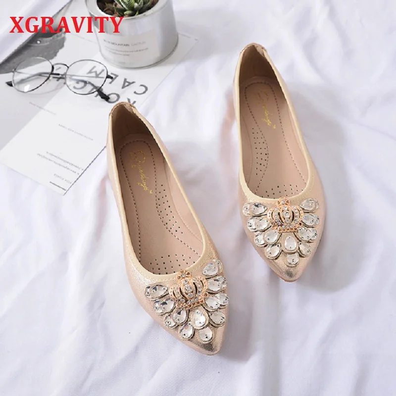 

XGRAVITY New Crystal Flats Crown Flat Shoes Rhinestone Women Spring Autumn Pearl Beading Pointed Toe Beading Shoes Loafers A253