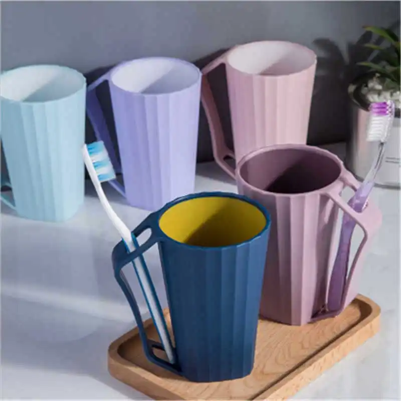 Creative Portable Mouthwash Mug With Handle Toothbrush Holder Plastic Drinking Mug Bathroom Sets Travel Lovers Couple