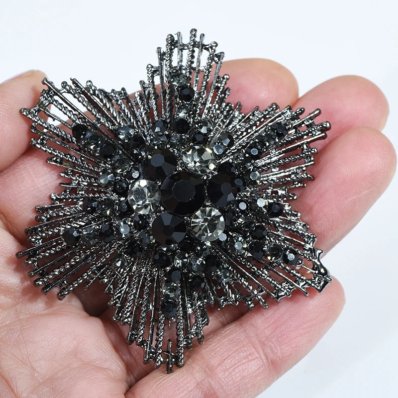 

Vintage Large Black Crystal Rhinestone Flower Brooch Pin For Women wedding banque corsage Costume Accessory