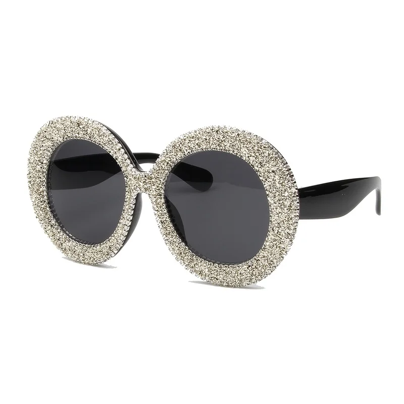 2019 New Luxury Oversized Sunglasses Women Vintage Rhinestones Sun Glasses Round Frame Gradient Mirror Shades for Women Oculos