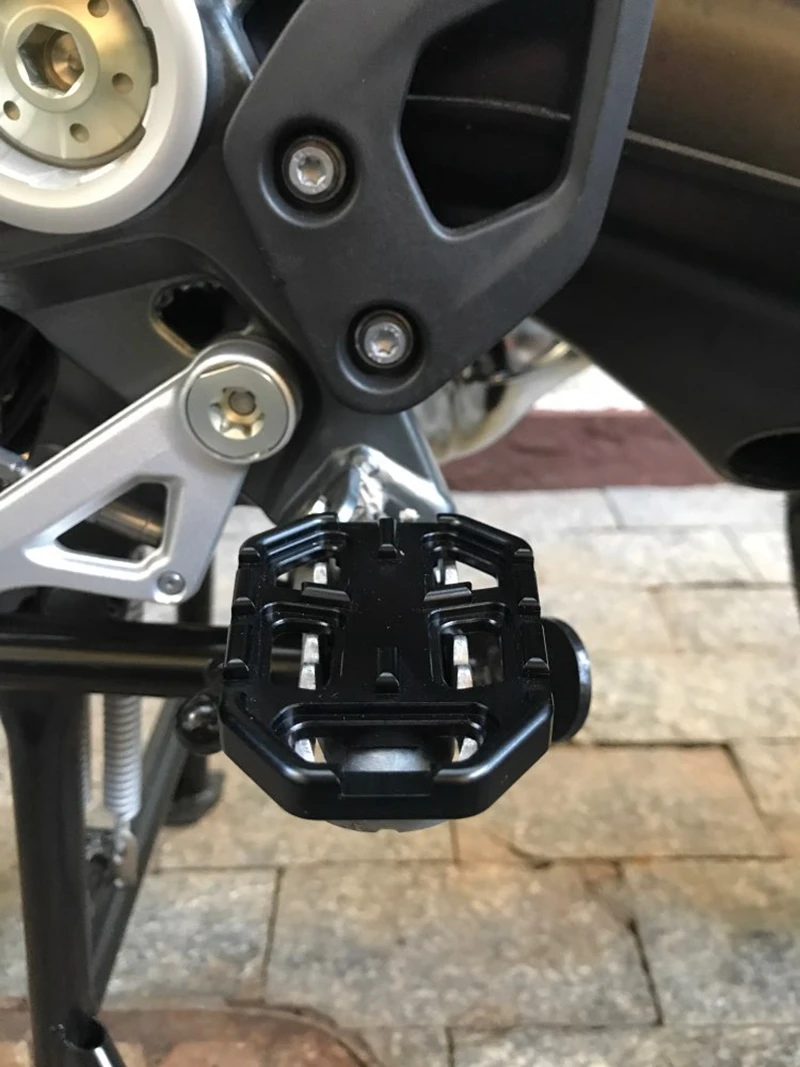 Wkładka CNC szerokie podstawki pod nogi nakładki na pedały podnóżki dla BMW F750GS F850GS G310GS R1200GS S1000XR R dziewięć T Scrambler R dziewięć T miejskie/GS