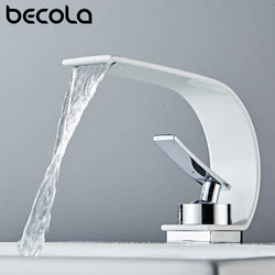 Becola-grifo para lavabo de baño, grifería mezcladora de agua fría y caliente con montaje en cubierta, para tocador, venta al por mayor y al por menor