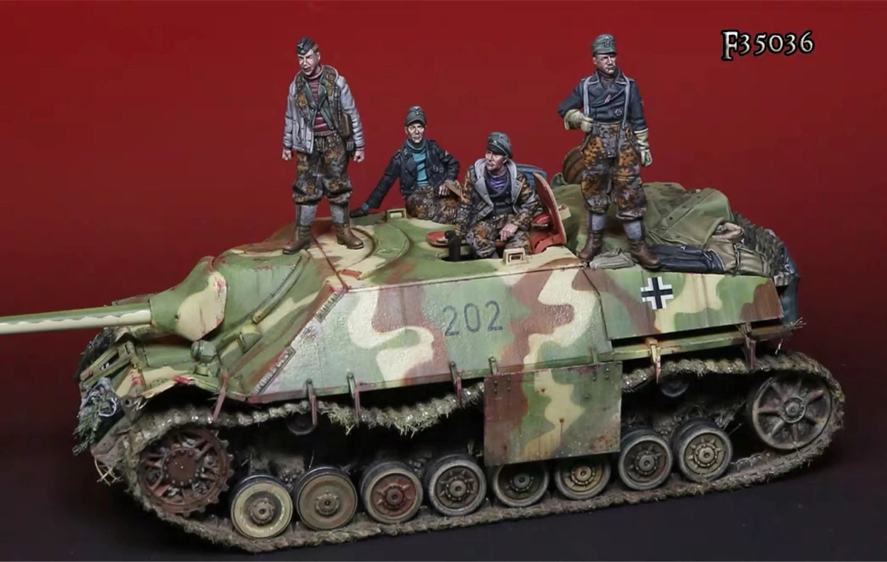 1/35 Resin Figure Model kits 4 figures(NO TANK) Unassambled Unpainted C713