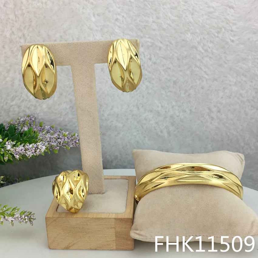 

Yuminglai Fashion Luxury Jewelry Sets Dubai Earrings Bangle and Rings Sets for Women FHK11509