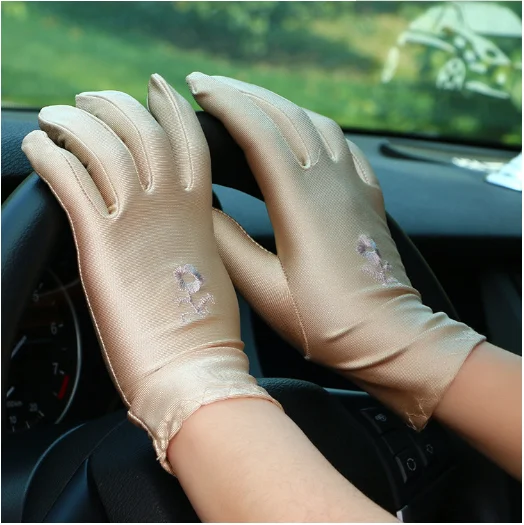 1Pair  2022 Summer Women\'s Spandex Short Elastic Embroidered Sunscreen Gloves Female UV-Proof Sun Protection Driving Gloves