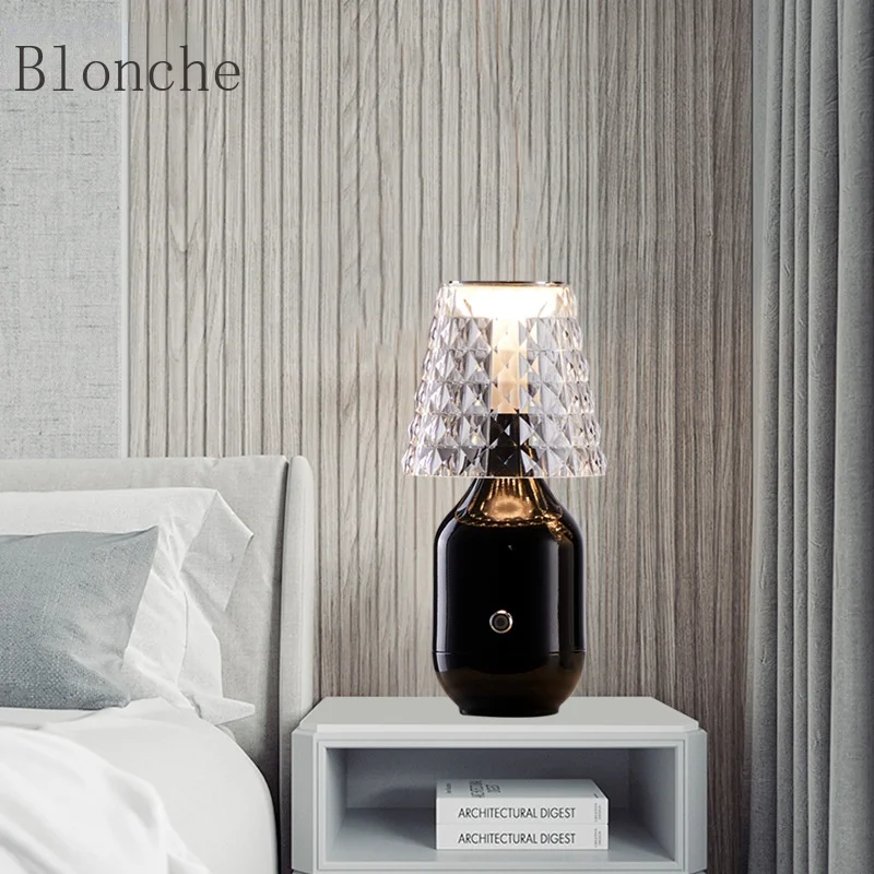 

Luxury Wrought Iron Table Lamp Acrylic Table Light Italy LED Bedside Table Lamp with Charger Bedroom Nightlight