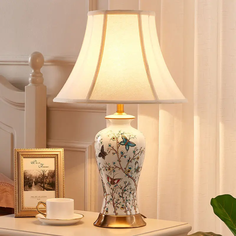 

New Chinese Style Ceramic Table Lamp For Living Room Bedroom Bedside Lamp Hand Painted Retro Chinese Style Villa Decorative Lamp