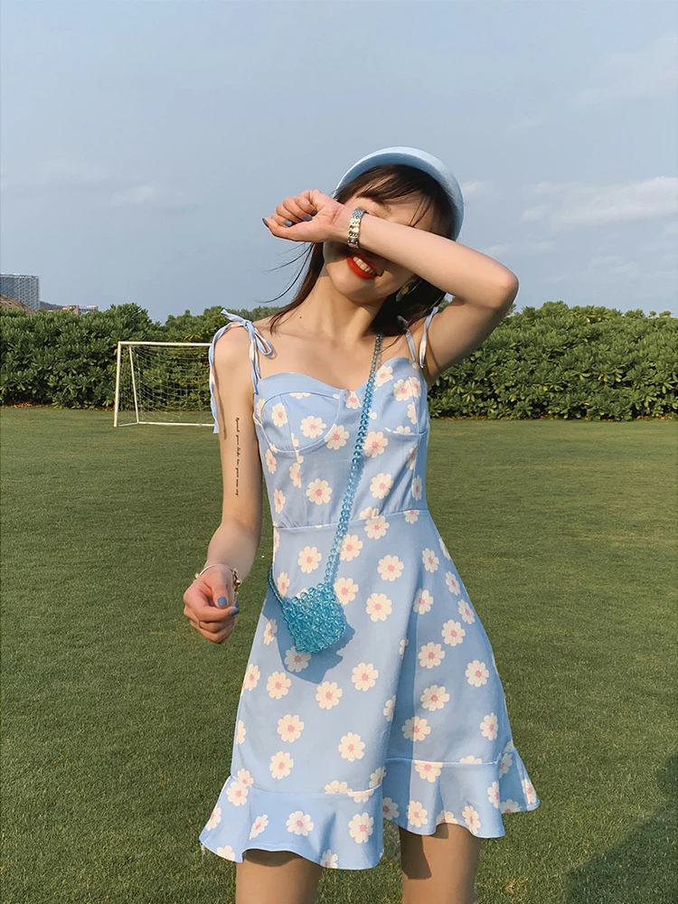 

2020 summer seaside holiday floral dress short French pastoral wind lotus leaf printed small daisy suspender dress