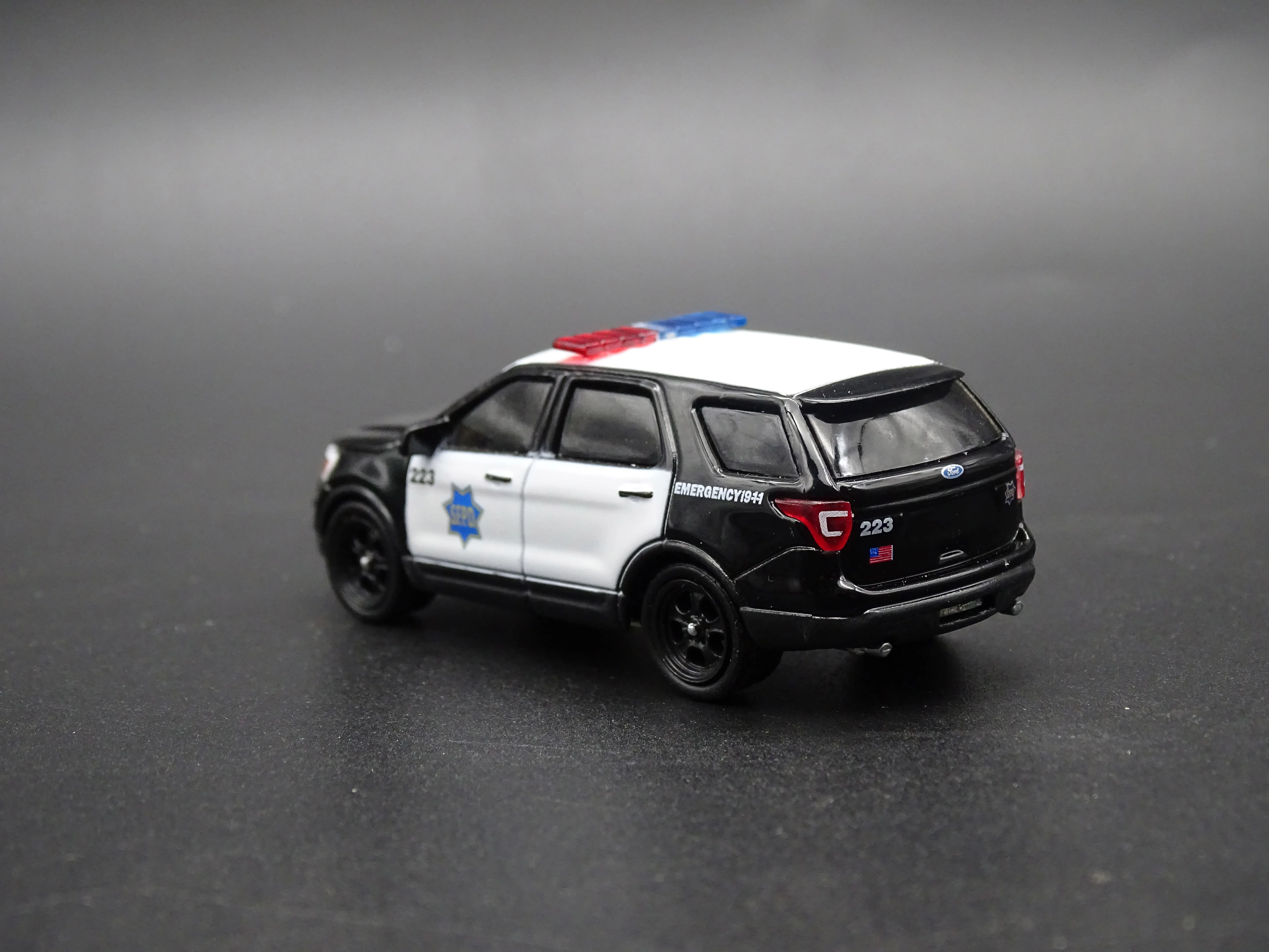 1/64 GREENLIGHT Ford explorer 2016 San Francisco Police Paint limited edition Collection of diecasting aolly refitted car model