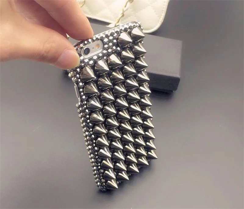 Rock Full Metal Punk Spikes Studs Rivet Diamond Case Cover For Samsung Galaxy Z Flip 4G 4 3 Z Fold 4 2 3 5G DIY Handmade Case