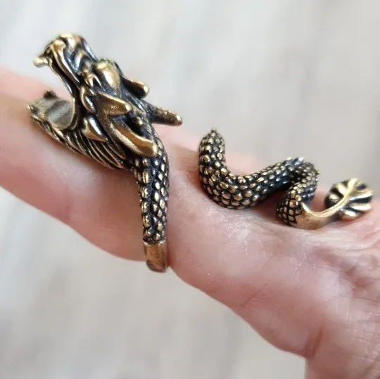 Retro Brass Dragon Cigarette Holder Ring