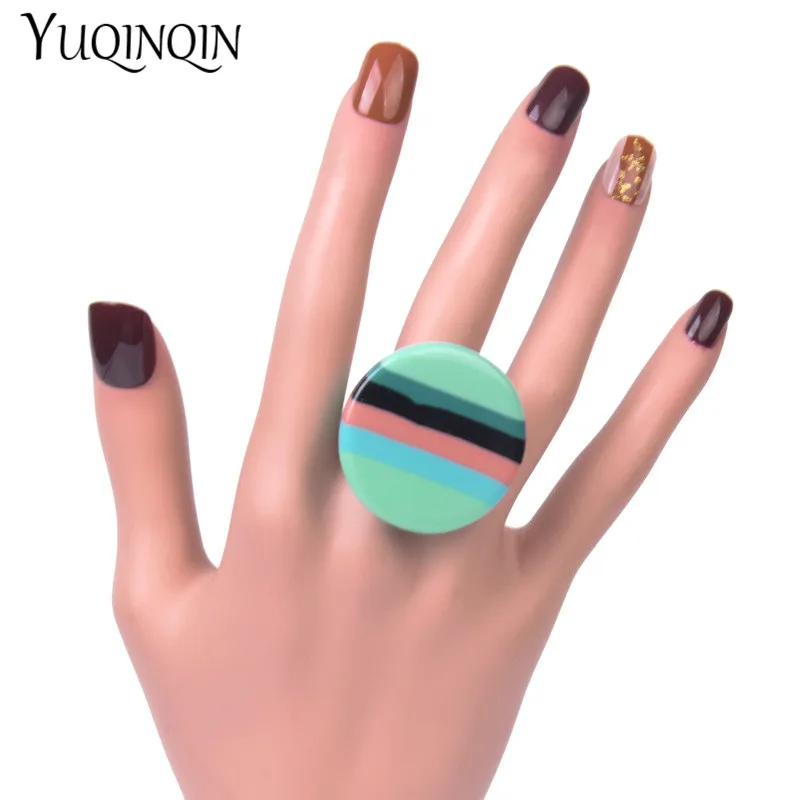 Fashion Colorful Resin Acrylic Rings Women\'s Round Big Finger Ring for Girls Simple Geometric Vintage Ring for Female Jewelry