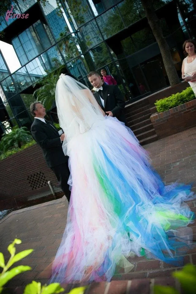 Gaun Pengantin Tulle Renda 2015 Gaun Pengantin Warna Pelangi Belakang Panjang dan Pendek Halter Gaun Pengantin Warna Warni Buatan Khusus