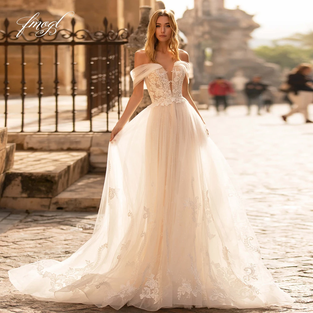 

Fmogl Sexy Boat Neck Backless Lace Vintage Wedding Dresses Luxury Off The Shoulder Appliques Sweep Train A Line Bride Gown