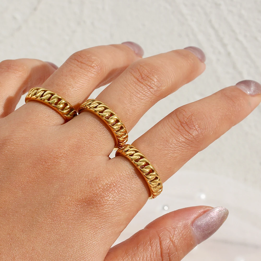 The Perfect Rounded Ring for Everyday Elegance: Why This Hollow Cuban Chain Design Works Better Than You Think