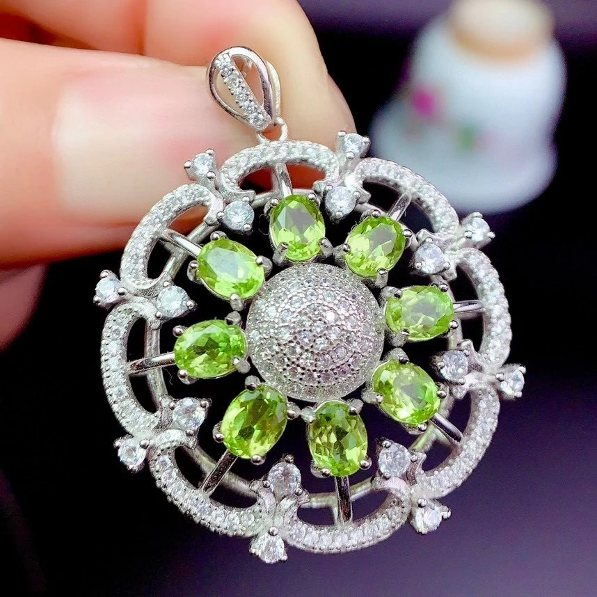 

new peridot gemstone big size pendant for necklace women present exquisite silver fine jewelry natural gem good color party gift