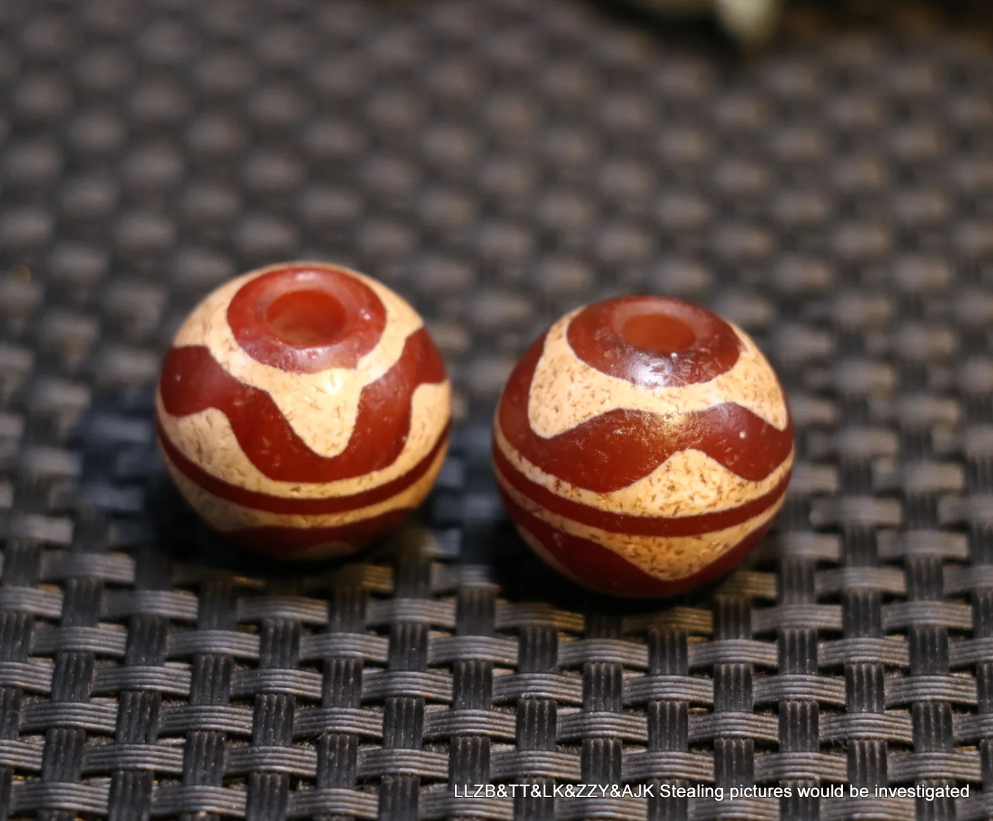 

A Pair of Energy Tibetan Old Agate Tiger Tooth Round 20MM dZi Bead Amulet F DIY Lkbrother Sauces Top Quality Guranttee UPD1231