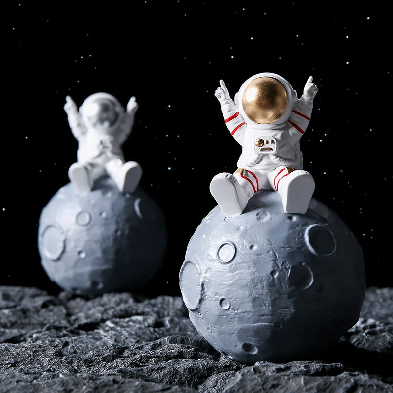 Piggy Bank Astronaut Toys with Planet Coin Bank Resin Money Jar Desk Home Decoration Spaceman Piggy Banks for Boys Girls Adults