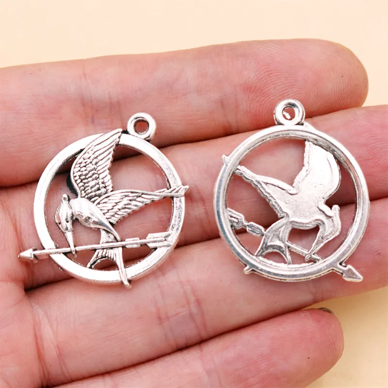 6pcs Silver Color Hunger Game Mocking Jay Charm, Circle Bird Arrow Pendant, Hunger Game Funs, Mocking Jay Pendants, 25x30mm A82