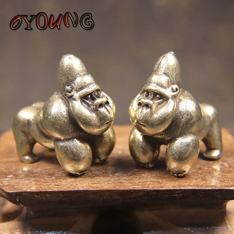 Bronze Gorilla Statue Office Room Desk Ornament Miniature Copper Monkey Figurine Key Chain Ring Pendant Home Decor Kids Gift Toy