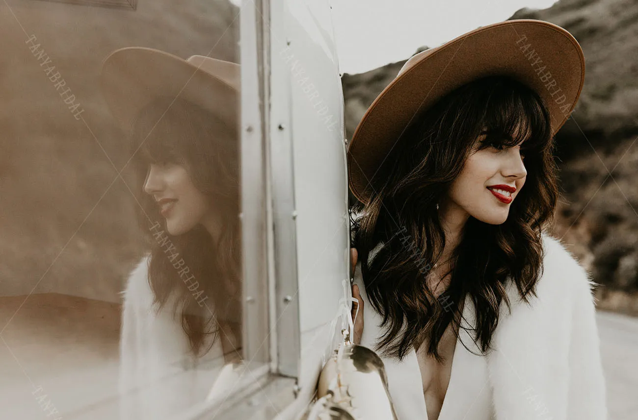 간단한 긴 소매 웨딩 드레스 v 넥 라인 우아한 부드러운 새틴 신부 가운 스플릿 약혼 가운 Beach Noivas DW514