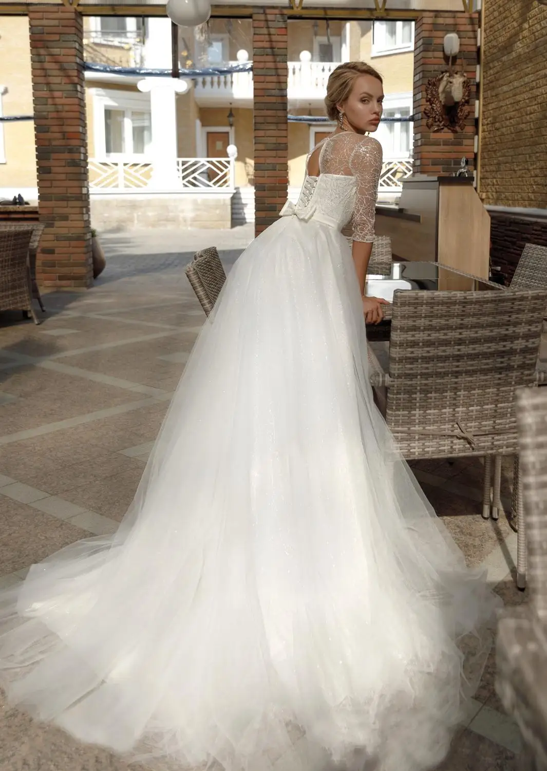 2023 Wedding Dresses Jewel Half Sleeves Lace Appliques Bridal Gowns Custom Made Lace-up Back Sweep Train A Line Robe De Mariée